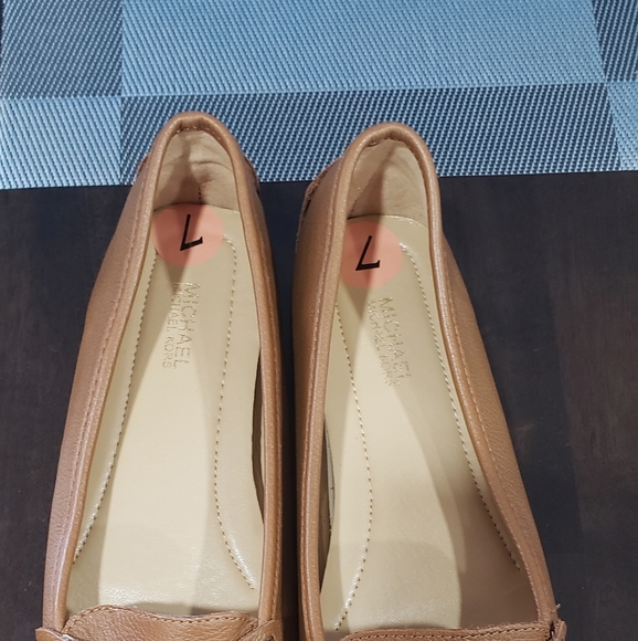 Michael Michael Kors slip on shoes - Picture 2 of 4